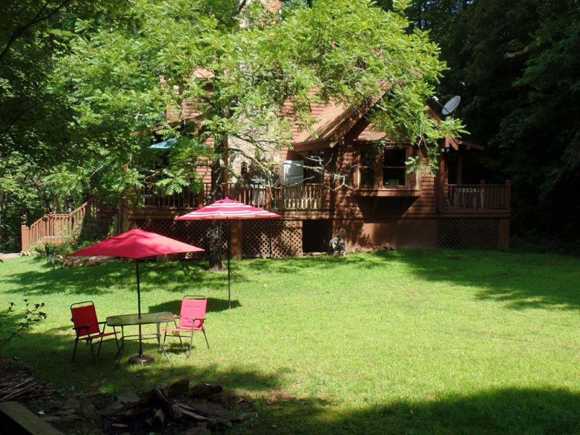 Creekside Paradise Bed And Breakfast Robbinsville Exterior photo